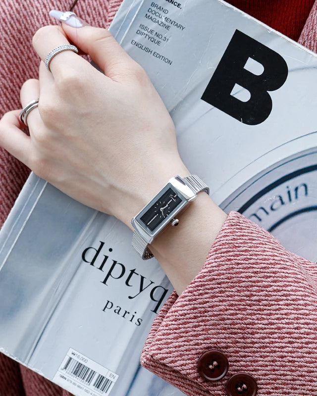 Elegant Alloy Bracelet Watch with Japanese Quartz Movement
